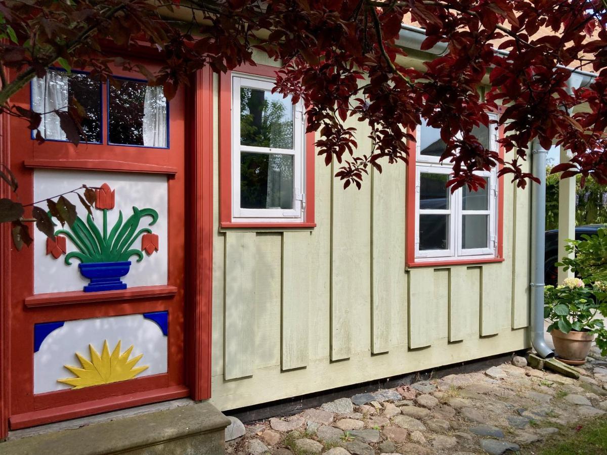 Kleines Haus Am Hafen - Ruhig Und Gruen Am Ortsrand Villa Prerow Buitenkant foto